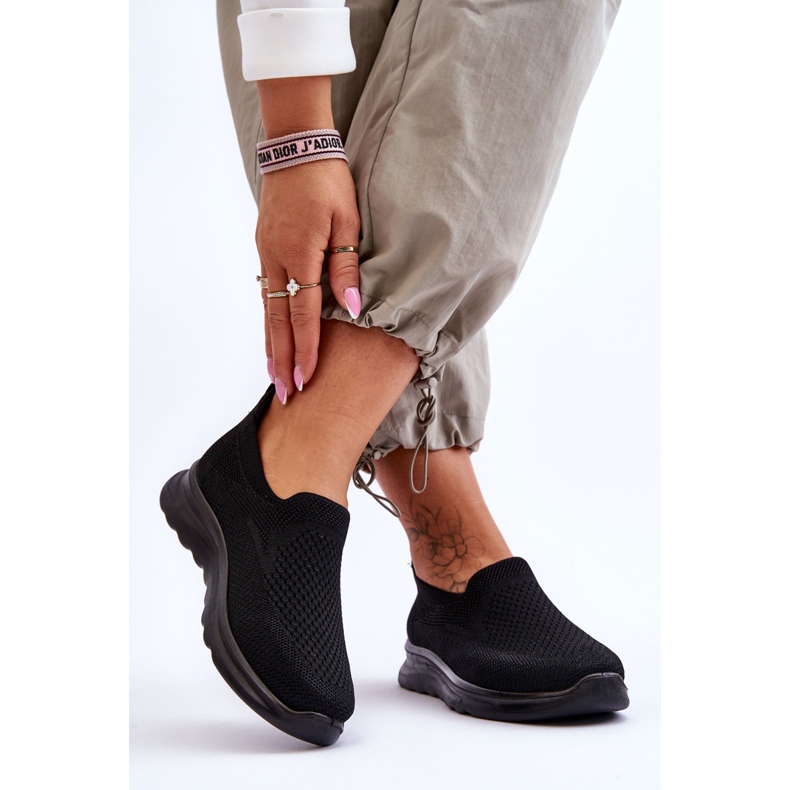 Kvinnors svarta flikar 2