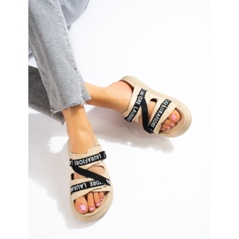 Bekväma LA.FI Beige tofflor 1