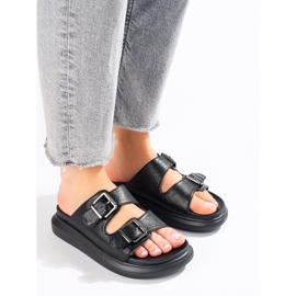 LA.FI tofflor med spännen svart 1