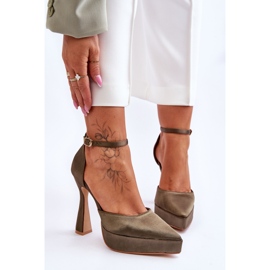 Fashionabla pumpar på en bred hög klack mörkgrön galenskap 1