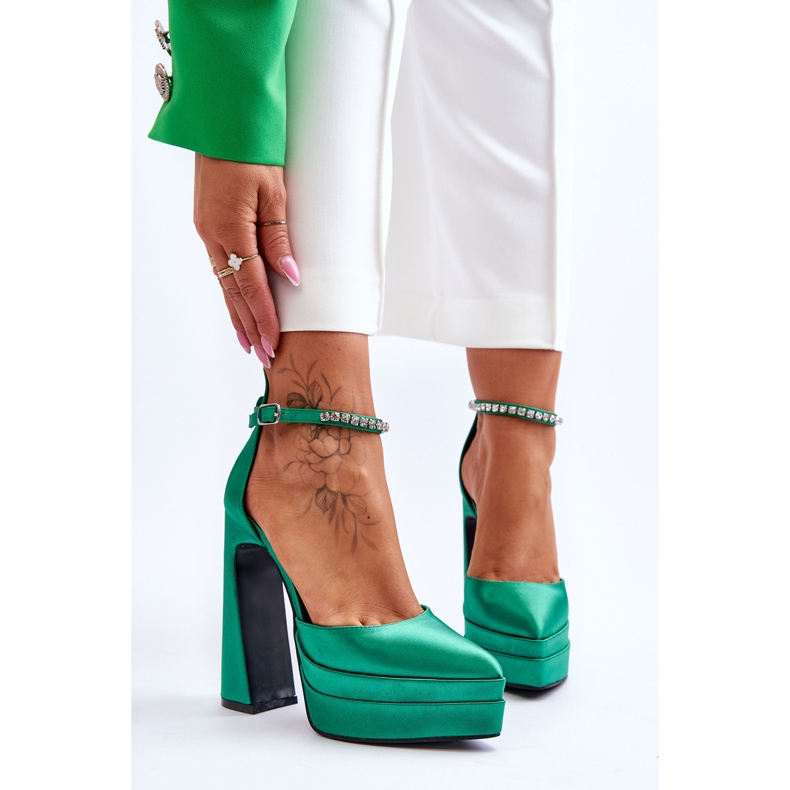 Fashionabla Pumps På En Klack Grön Santoro 1
