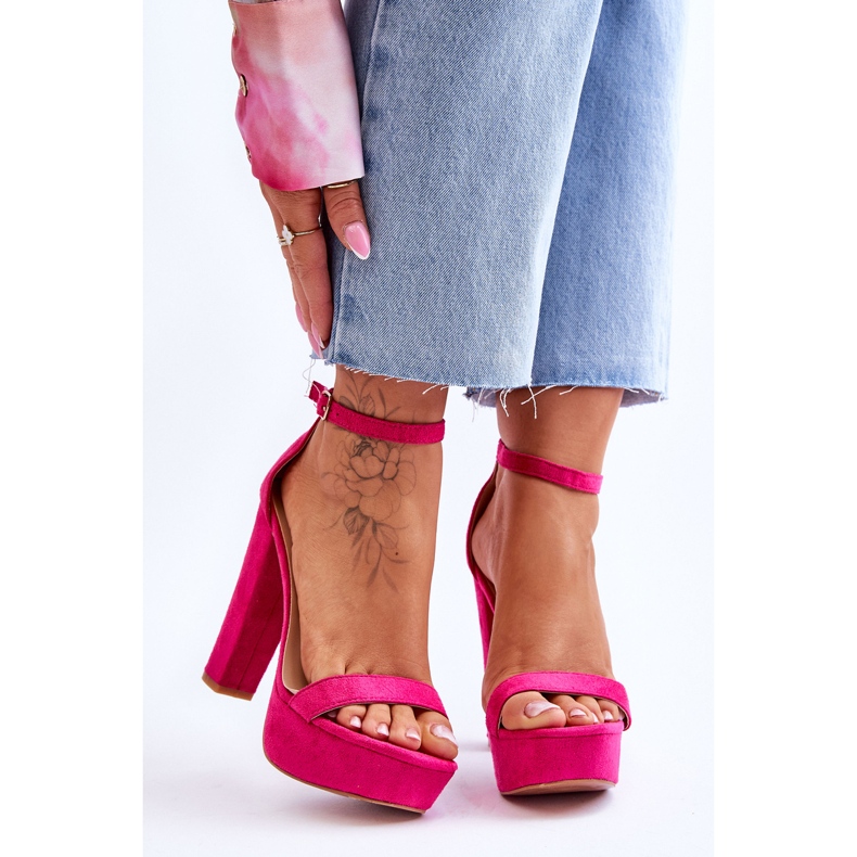 Bekväma mockasandaler på en Fuchsia Essence högklackad rosa 1