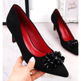 Dampumps i mocka med pärlor T.Sokolski W23-401 svart 1