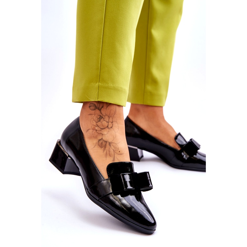 Vinceza Fashionabla lackläderpumpar med dekorativ rosett Shira Black svart 2