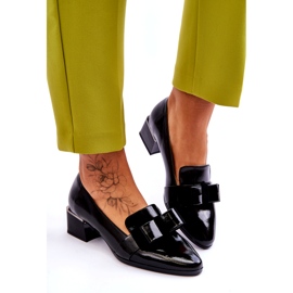 Vinceza Fashionabla lackläderpumpar med dekorativ rosett Shira Black svart 3