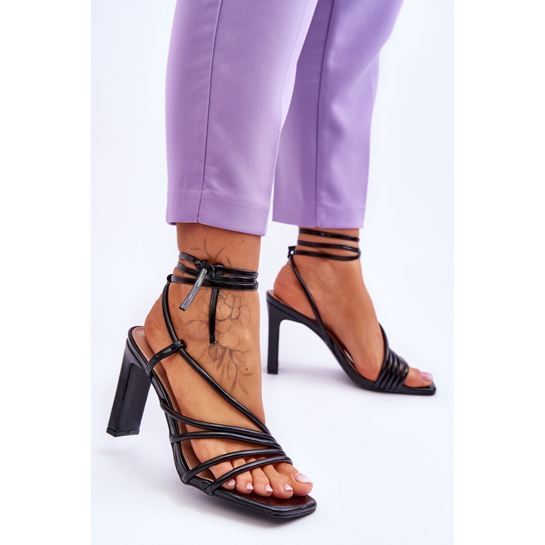 Fashionabla Tessoro sandaler med svarta klackar 2