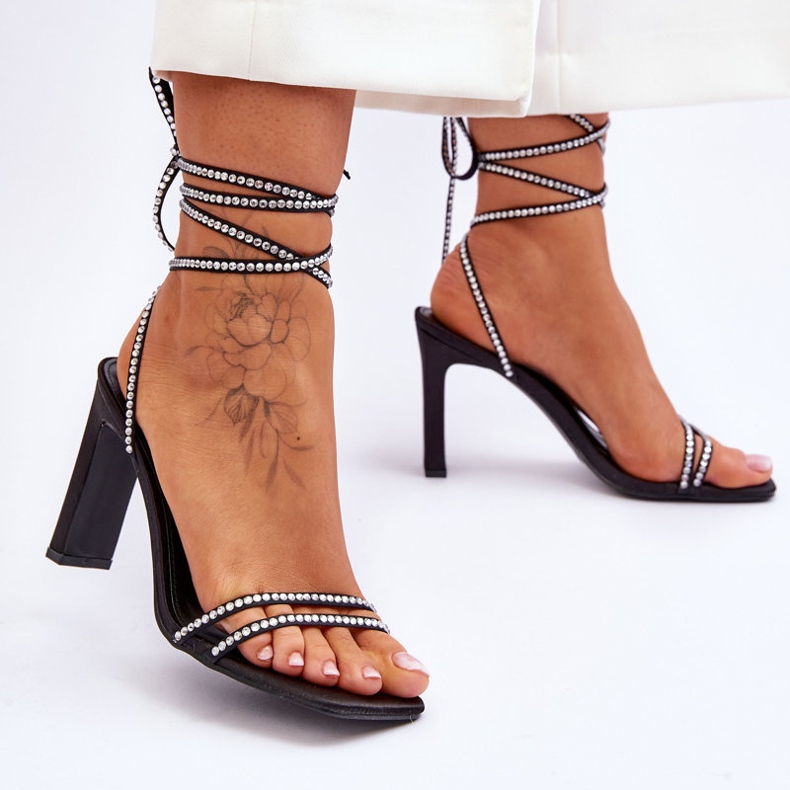 Eleganta bundna svarta Nessy-sandaler med strass 2