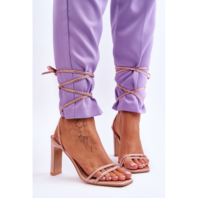 Eleganta knutna sandaler med strass Naken Nessy beige 1