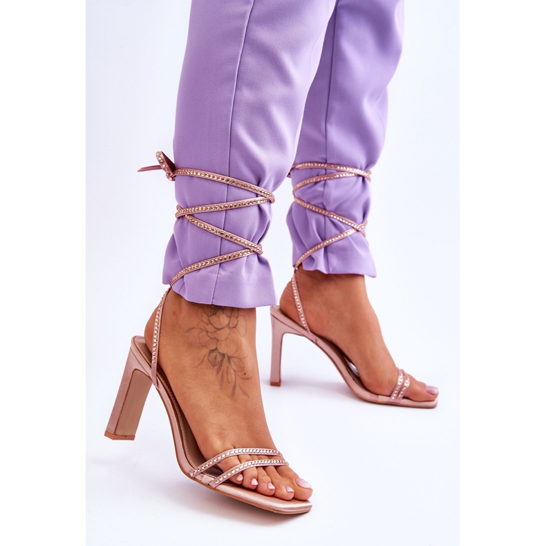 Eleganta knutna sandaler med strass Naken Nessy beige 2