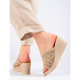 W. Potocki Kilsandaler för kvinnor med genombrutet bälte, beige Potocki 1