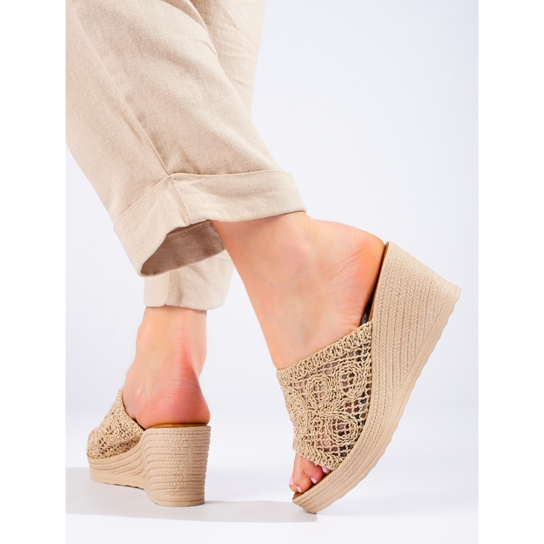 W. Potocki Kilsandaler för kvinnor med genombrutet bälte, beige Potocki 1