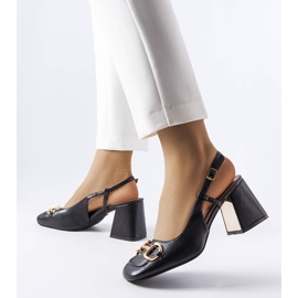 Svarta högklackade sandaler från Parrish 1