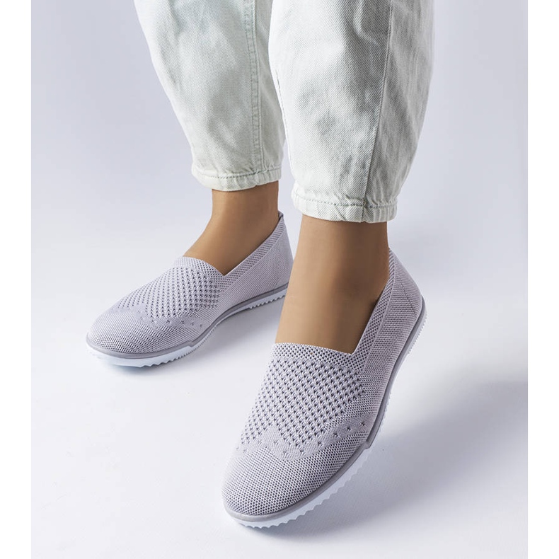 Gråa slip-on sneakers från Mazuret 1