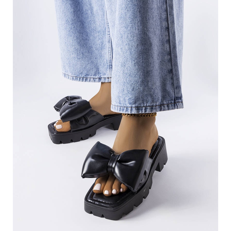 Seastar Svarta rutschbanor med traktorsulor från Bossé 1