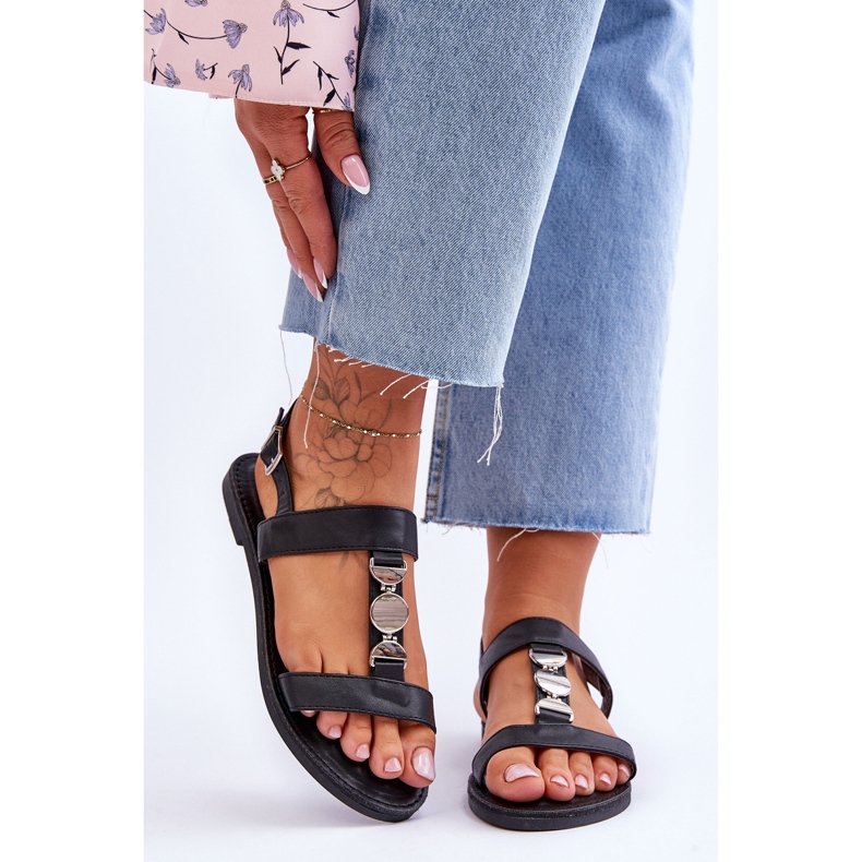 Platta sandaler för kvinnor med en dekorativ rem Black Berry svart 1