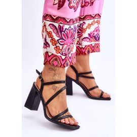 Florentina svarta läderhälsandaler 2