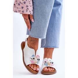 Vinceza Kvinnors lädersandaler med stenar Vit Mersea svart 1