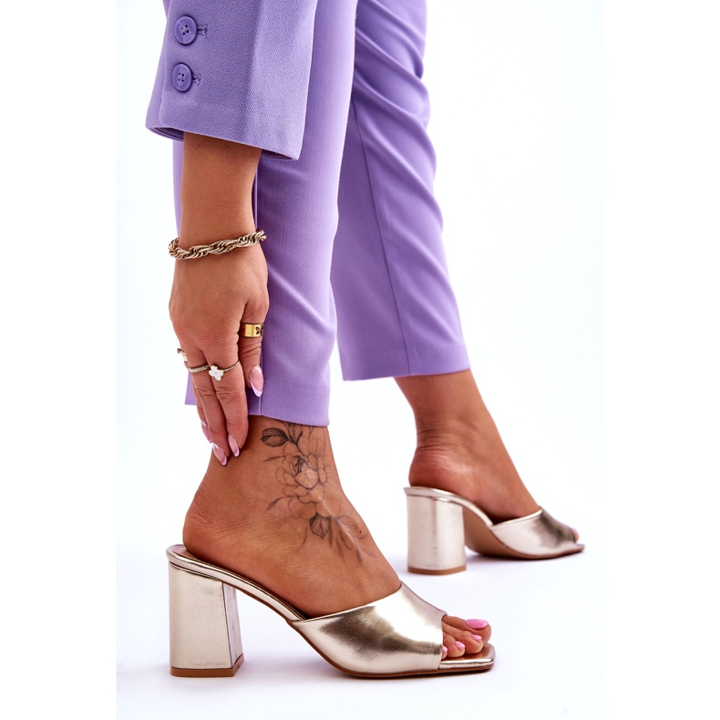 Klassiska flip-flops i läder för kvinnor, metalliskt guld gyllene 3