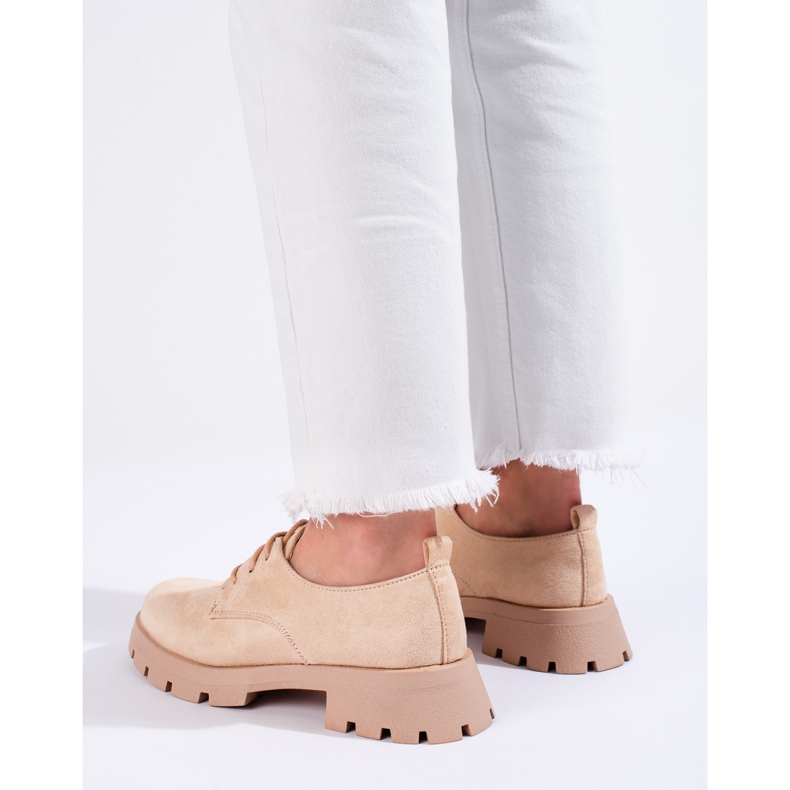 Svarta skor med tjock sula från Shelovet 1