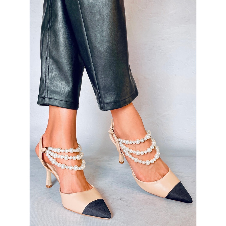 Öppen hälpumps med Harmony Beige pärlor 1