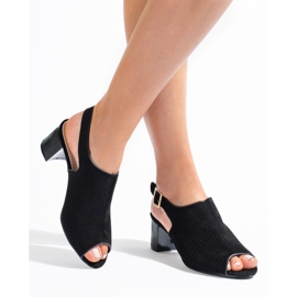 Damsandaler i svart genombruten mockaklack Shelovet 1