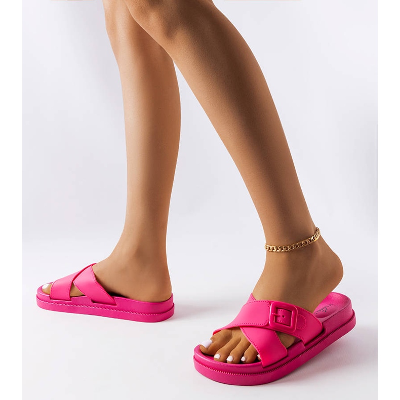 Rosa gummispänne från Pauline 2