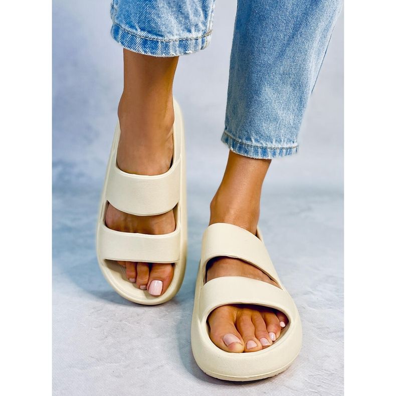 Boddie Beige gummisandaler 1