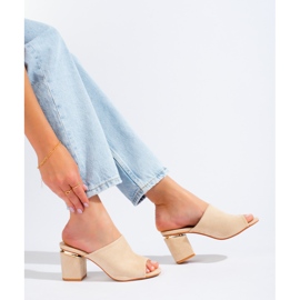 Vinceza beige mulor på stolpen 1