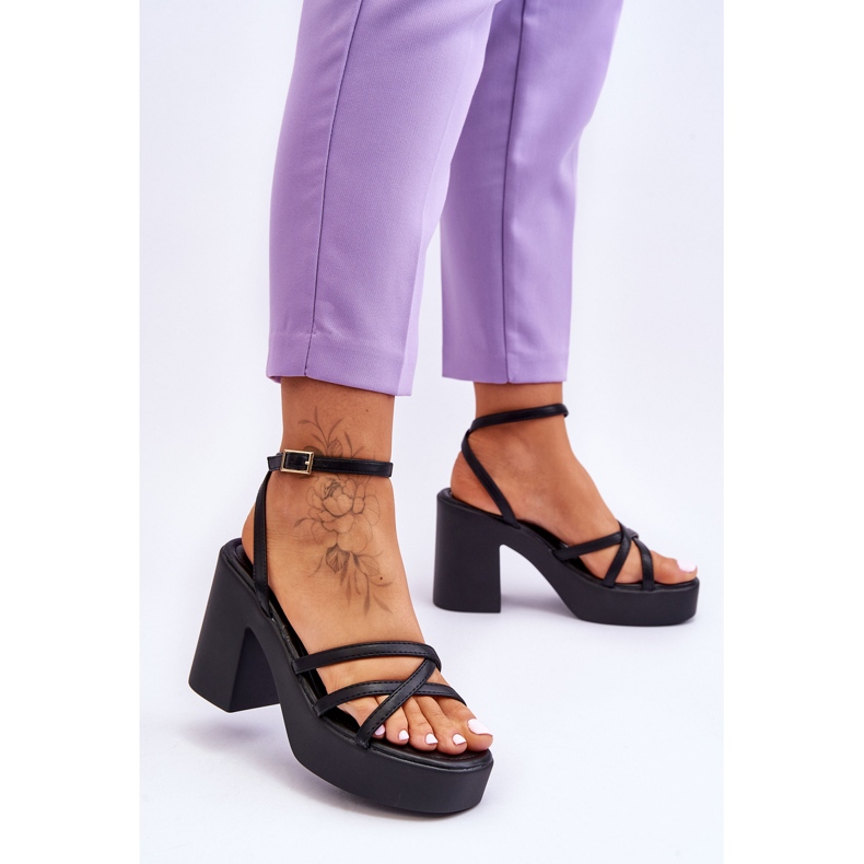 FS1 Fashionabla svarta Shemira-klackade sandaler med remmar 2