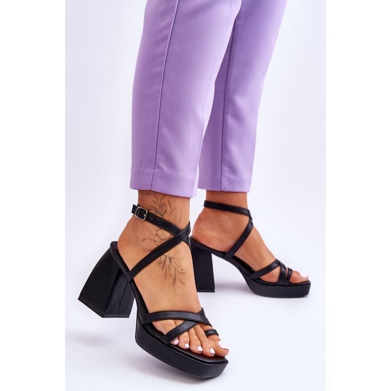 FS1 Fashionabla klackar och svarta plattformssandaler 2