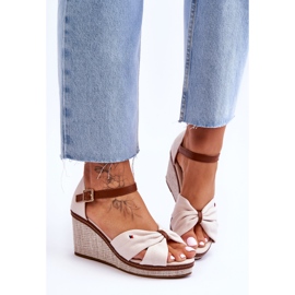 PS1 Damsandaler på en flätad kil Beige Judith 1