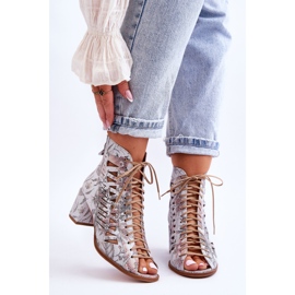 Genombrutna läderstövlar Maciejka 04040-11 Vit 1