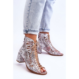 Genombrutna läderstövlar Maciejka 04040-11 Vit 2