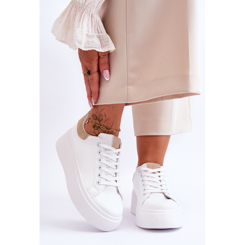 Sportskor På En Massiv Plattform Vita Och Beige Boneti 1