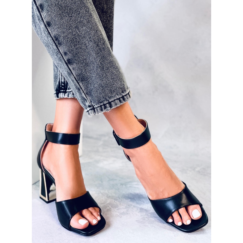 Tamara Svarta sandaler med geometriska klackar 2