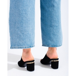 Vinceza Vincez svarta bilder på stolpen 1