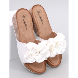 BM Kilsandaler med blommor från Peluso White vit 1