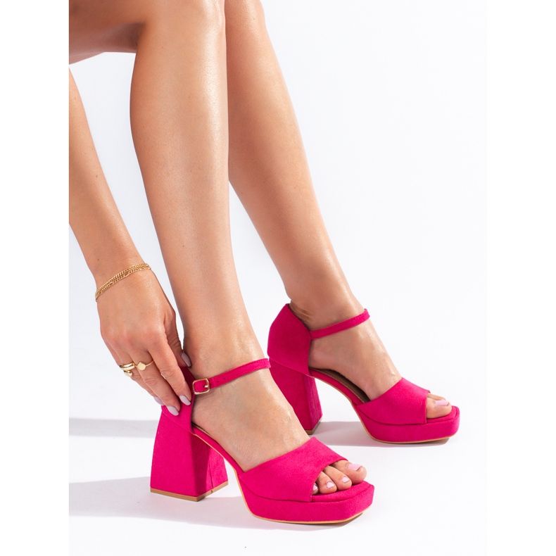 Vinceza-sandaler i rosa mockaklack 1