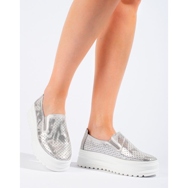 Kvinnors silver slip on läderskor Shelovet 2