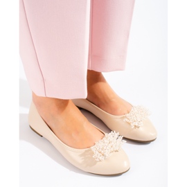 W. Potocki Beige ballerinor för kvinnor med pärldekor från Potocki 1